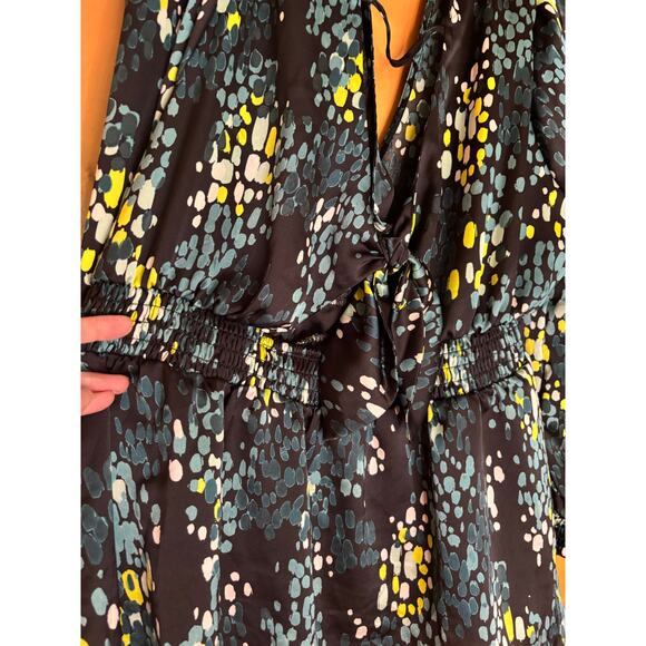 Torrid Silky Green, Blk, Yellow Silky, Tie-back Peplum Top, Size 0=12, EUC - Picture 4 of 4